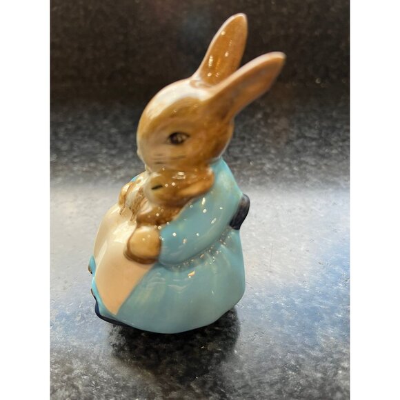 Vintage Beatrix Potter’s “Mrs. Rabbit and Bunnies” Figurine, Beswick England, 19 - Picture 2 of 7